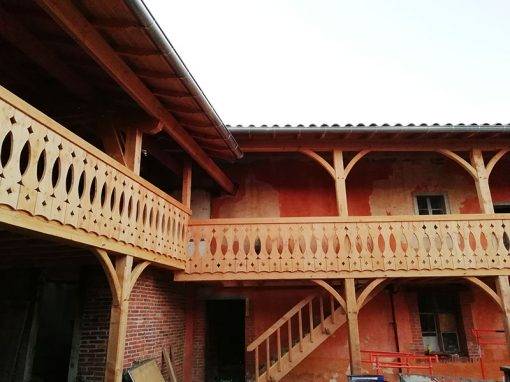 Réhabilitation charpente et balcon Forézien ancienne ferme